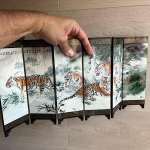 Chinese Mini Wooden Panel Folding
Screen Partition, Tiger Art